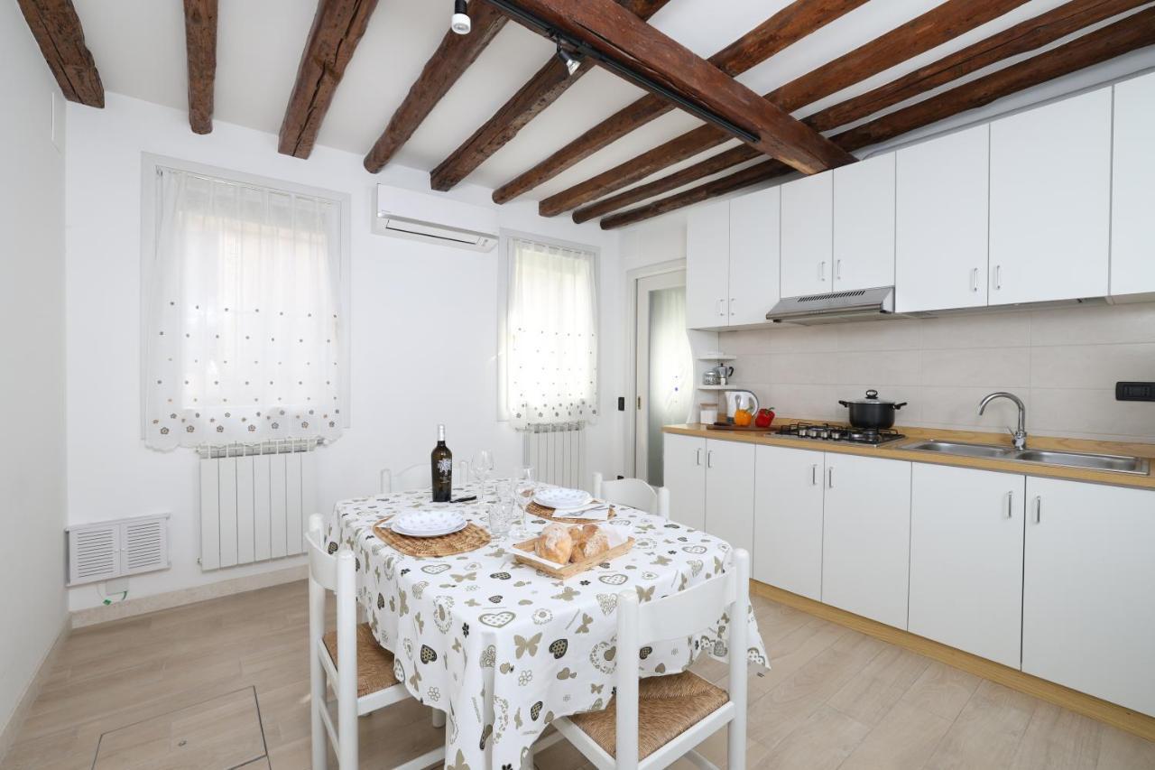Apartment Ca Giardini In Biennale By Bricola Venedig