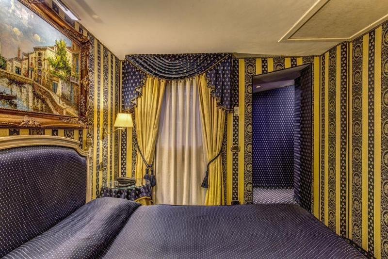 Relais Piazza San Marco 3*