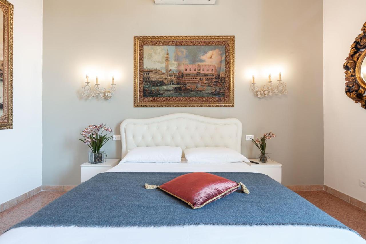 Vivaldi By Wonderful Italy Venice