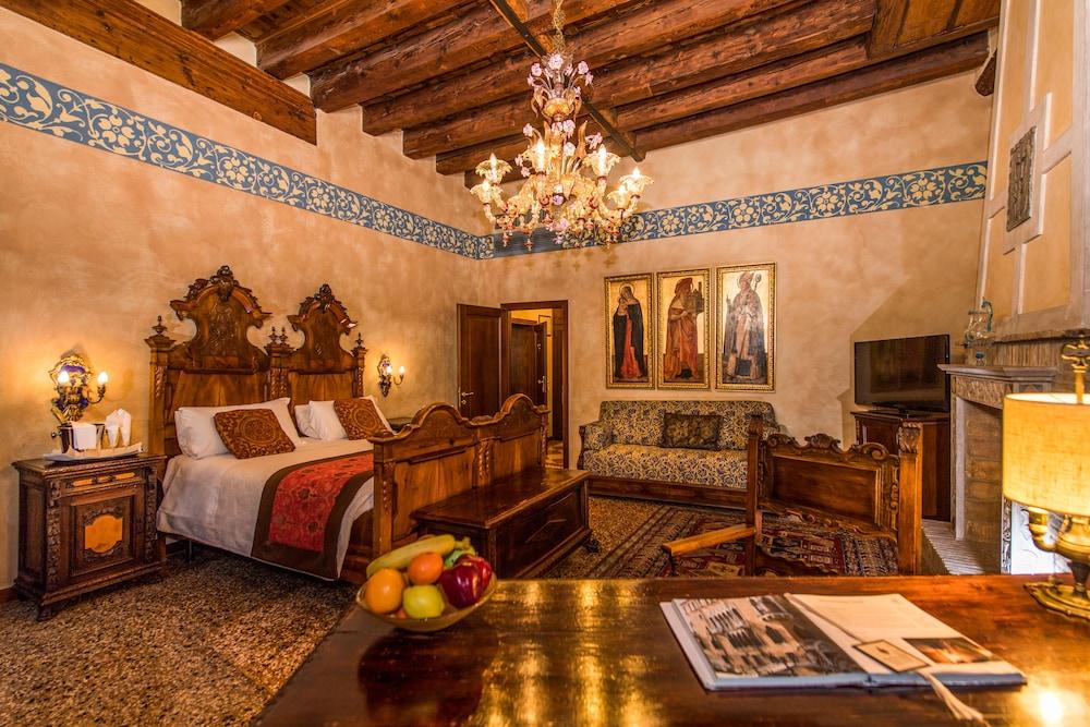Palazzo Priuli Hotel 4*