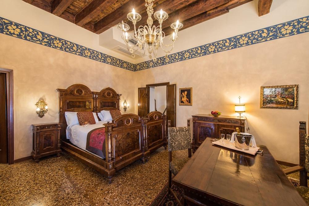 Palazzo Priuli Hotel 4*