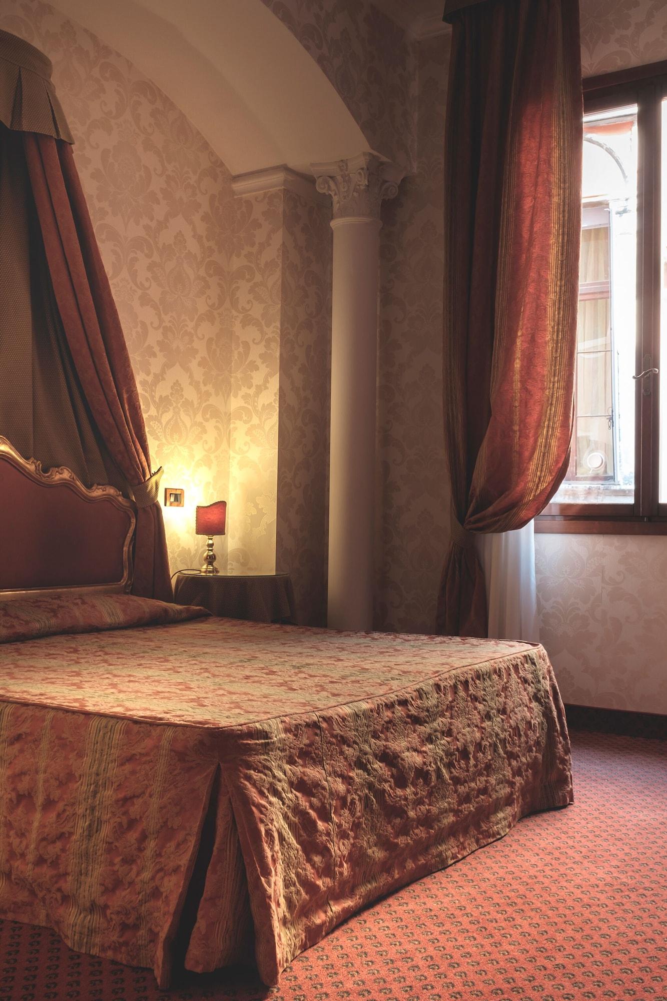 Kette Venise