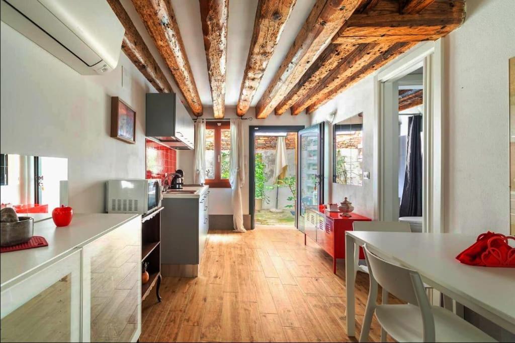 Ca 3 Leoni - Romantic House In The Heart Of Venise
