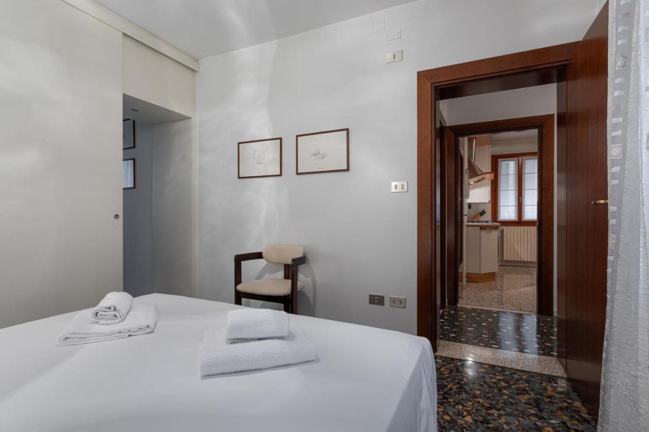 Canale View - S. Agostino Apartment