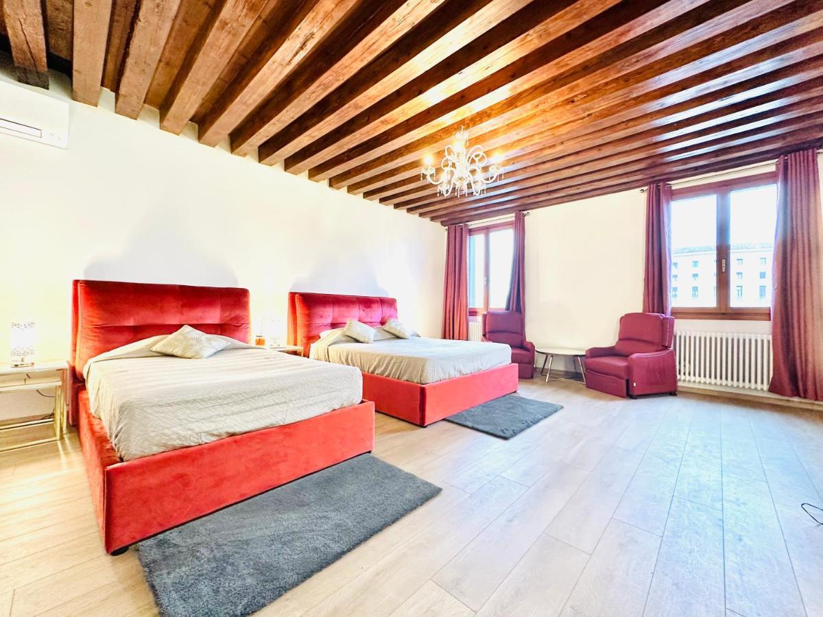 Luxury Suites Couette-café