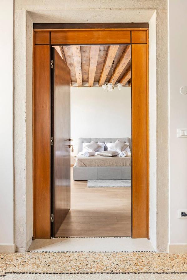 Luxury Suites *