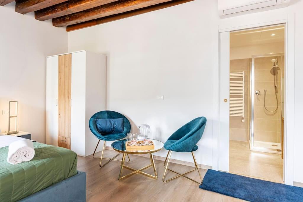 Luxury Suites *