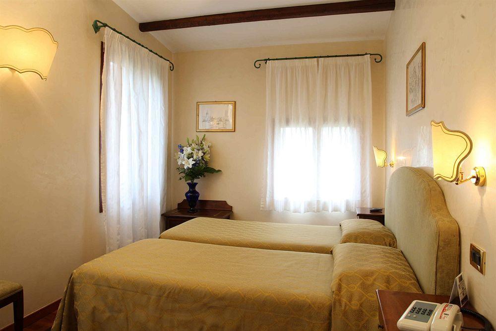 Accademia - Maravege 3*