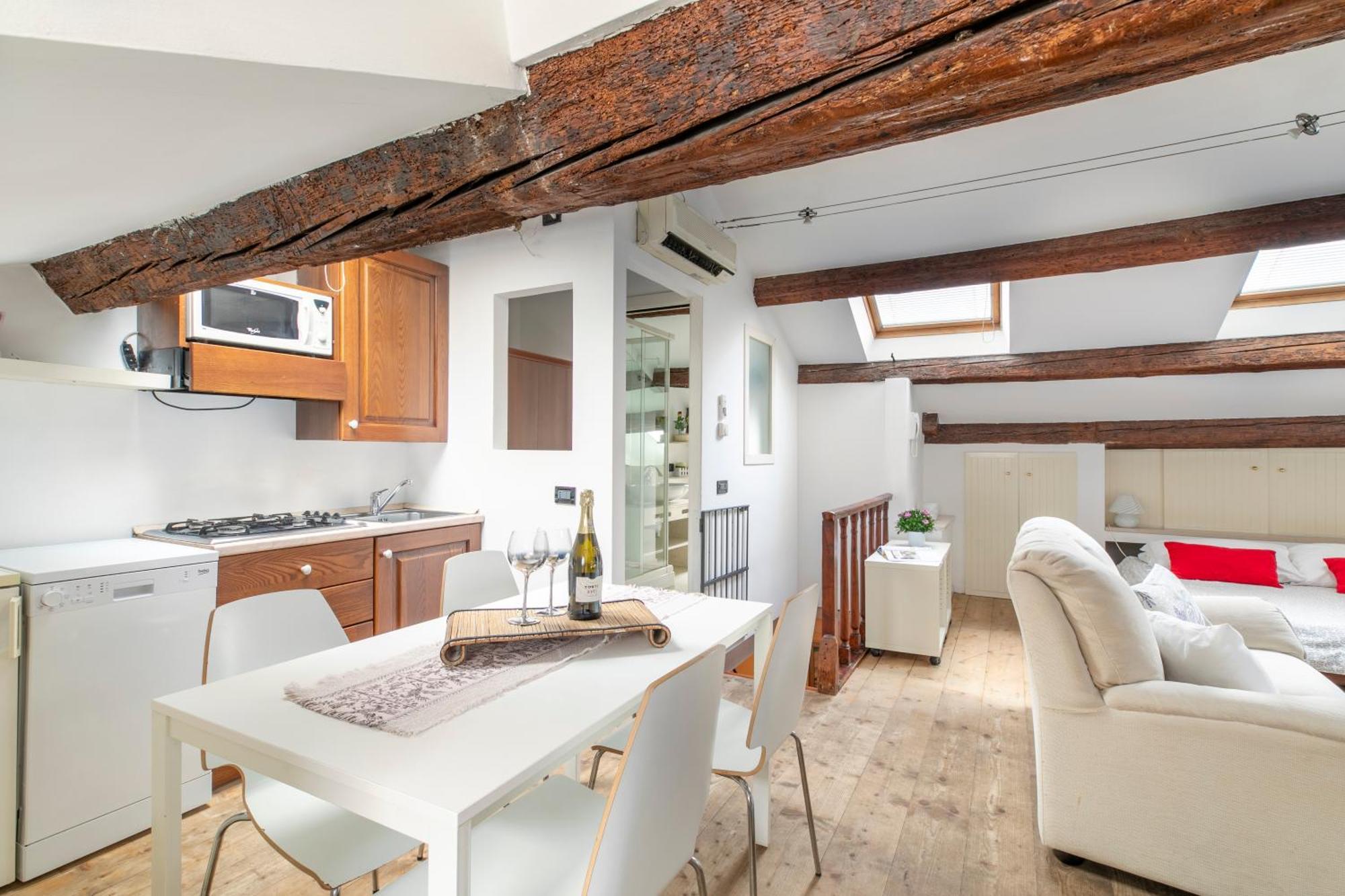 Lovely Attic For 4 Person With Wifi - A/c * Venezia