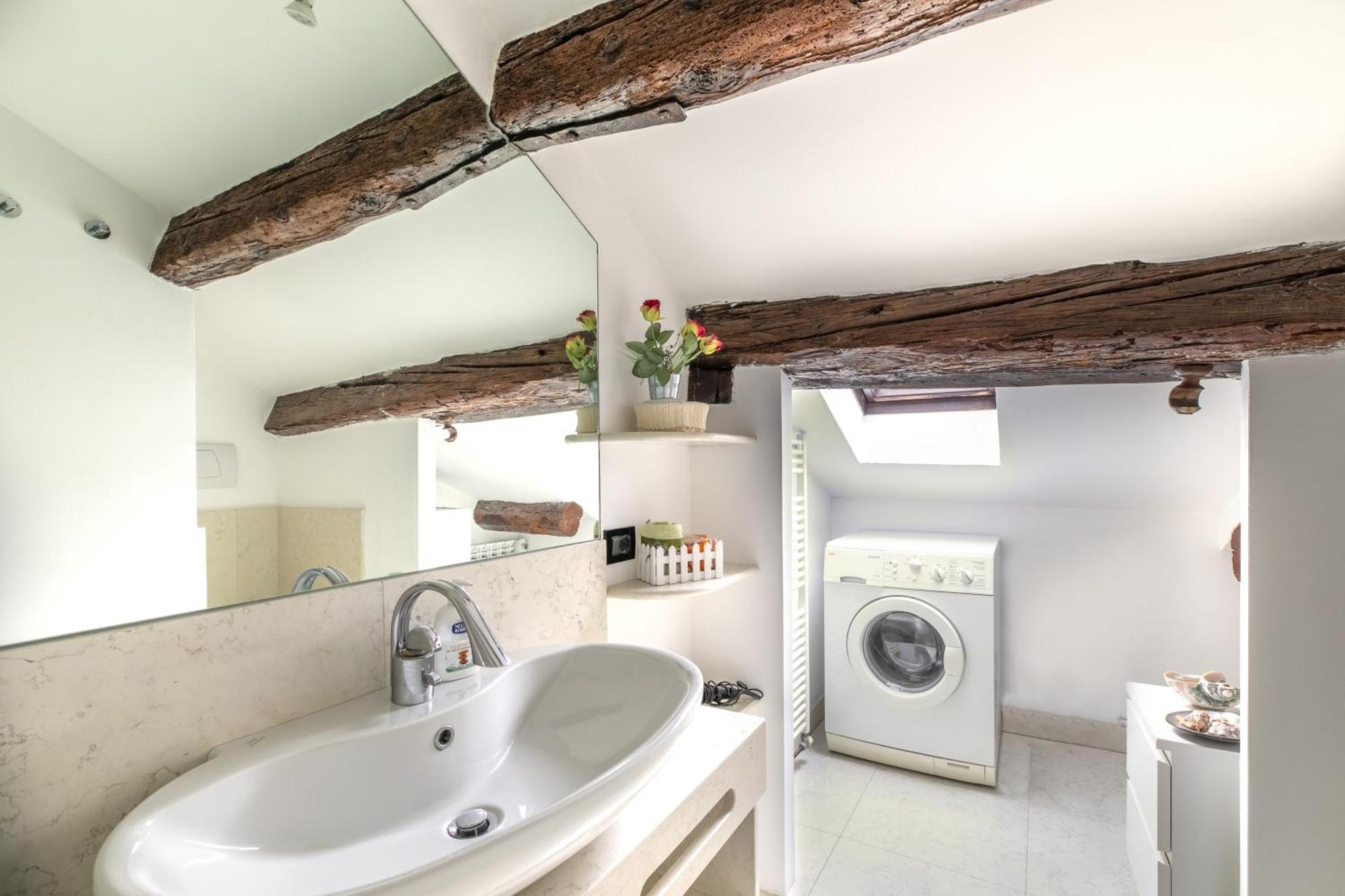 Appartamento Lovely Attic For 4 Person With Wifi - A/c *