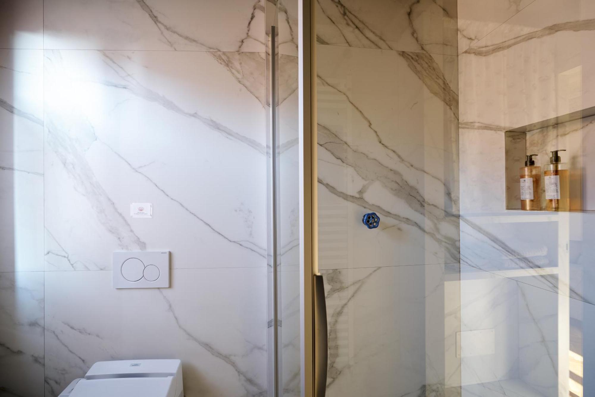 La Grancevola Is A Gorgeous With Balcony Apartment Venice