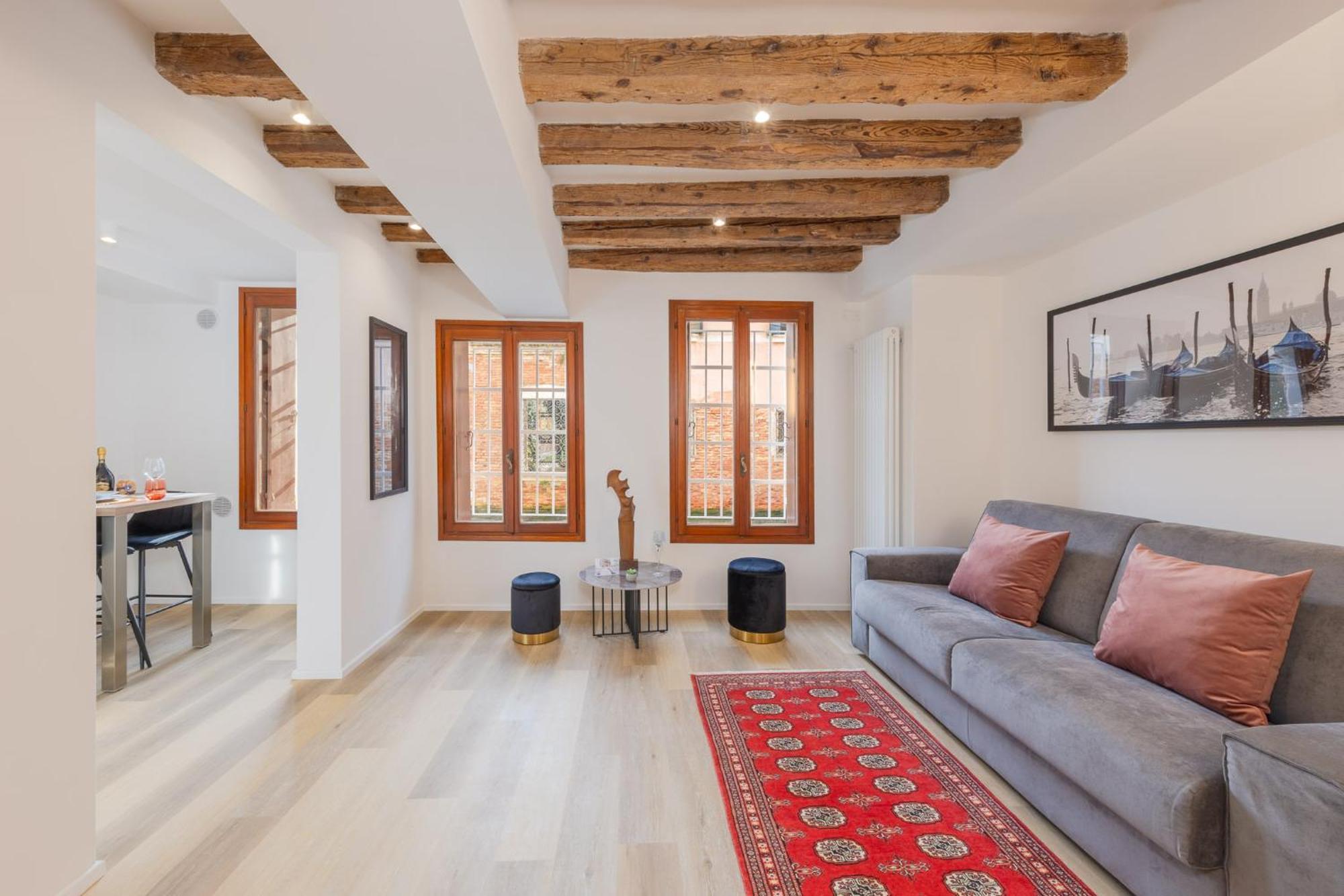 Ca' San Giacomo Canal View Apartment