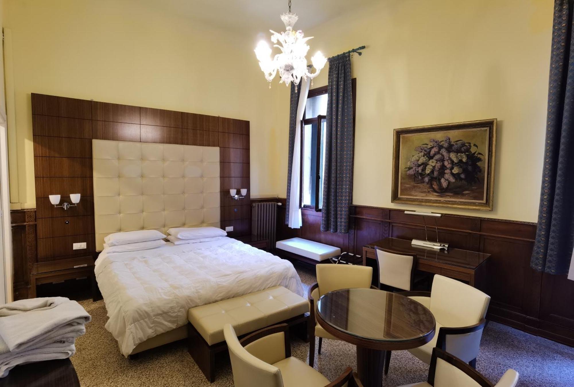 Palazzo Eugenia - Minelli Couette-café *