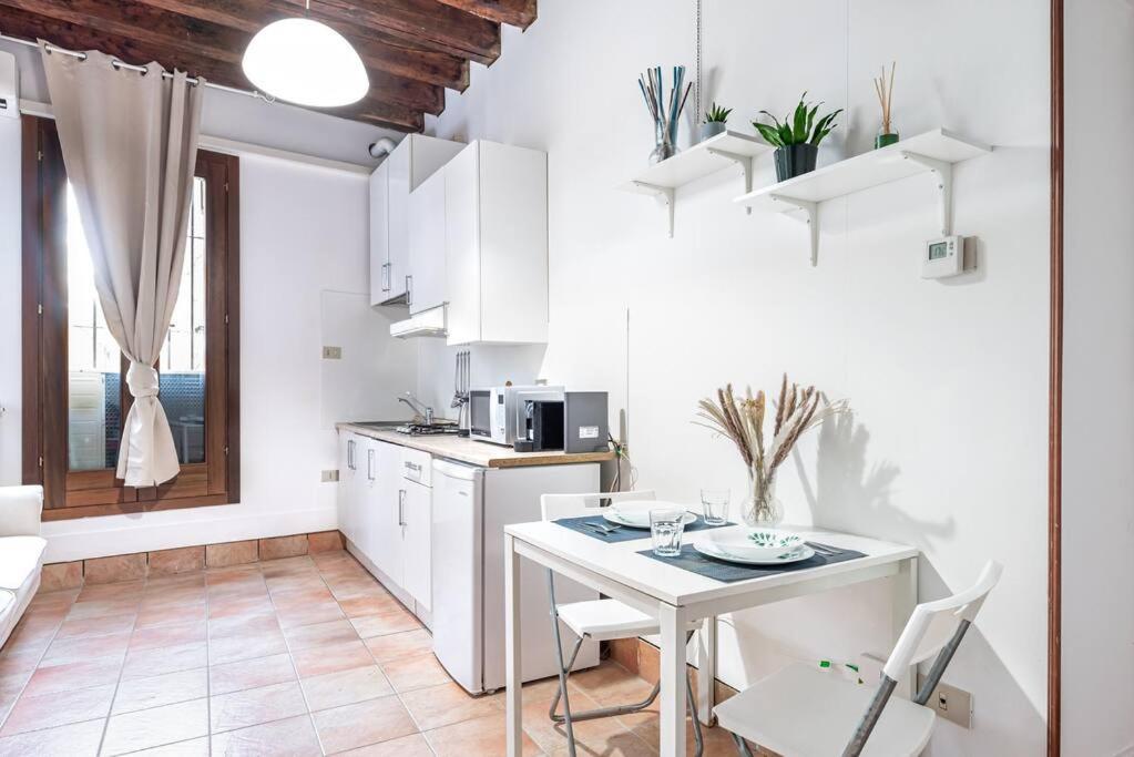 Guggenheim House Dorsoduro Apartment *