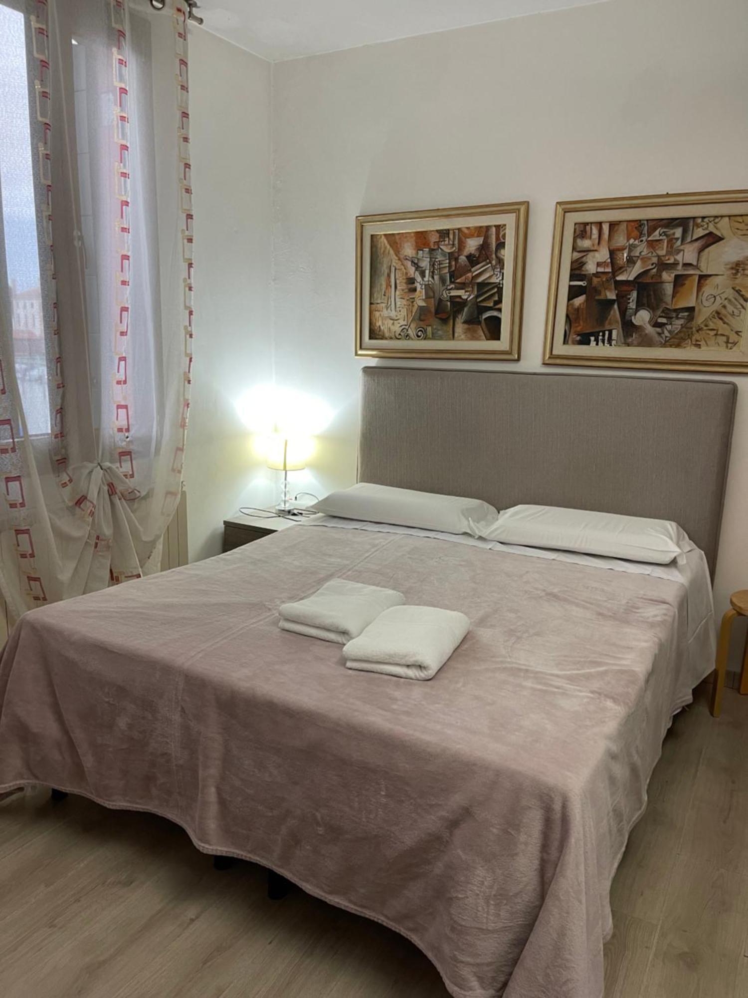 Harry's Canal View Apartment Venedig