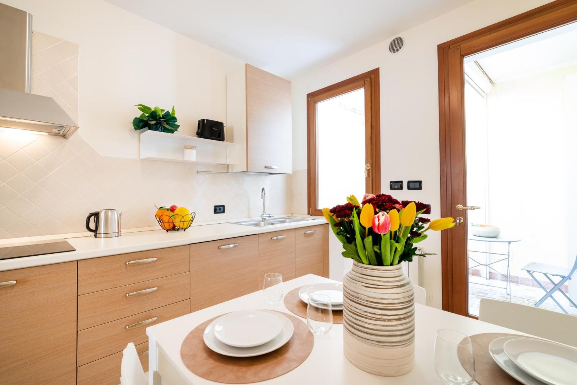 Elegante E Luminoso, Spazio Esterno Privato