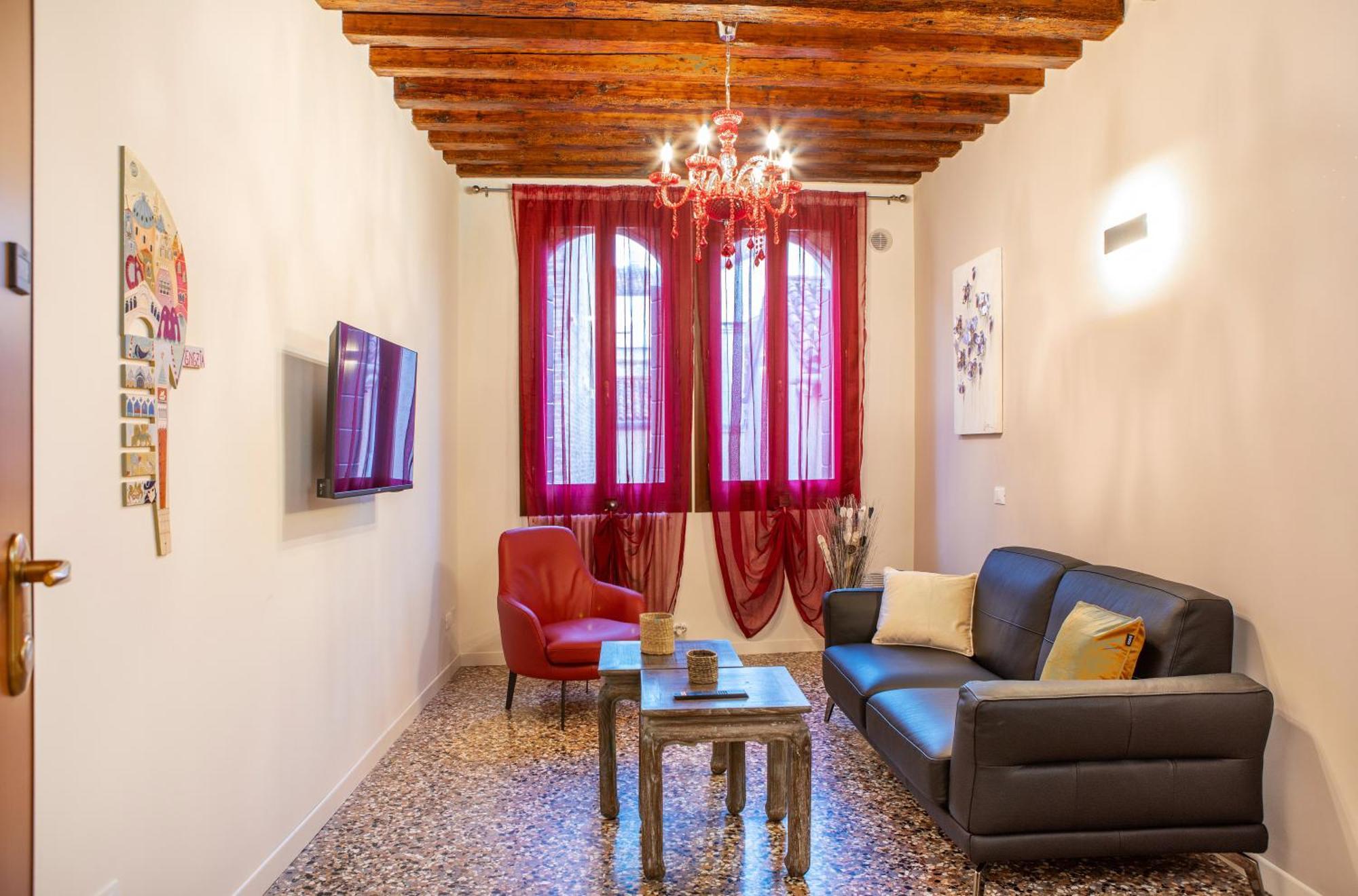 Ca'ada Apartment *