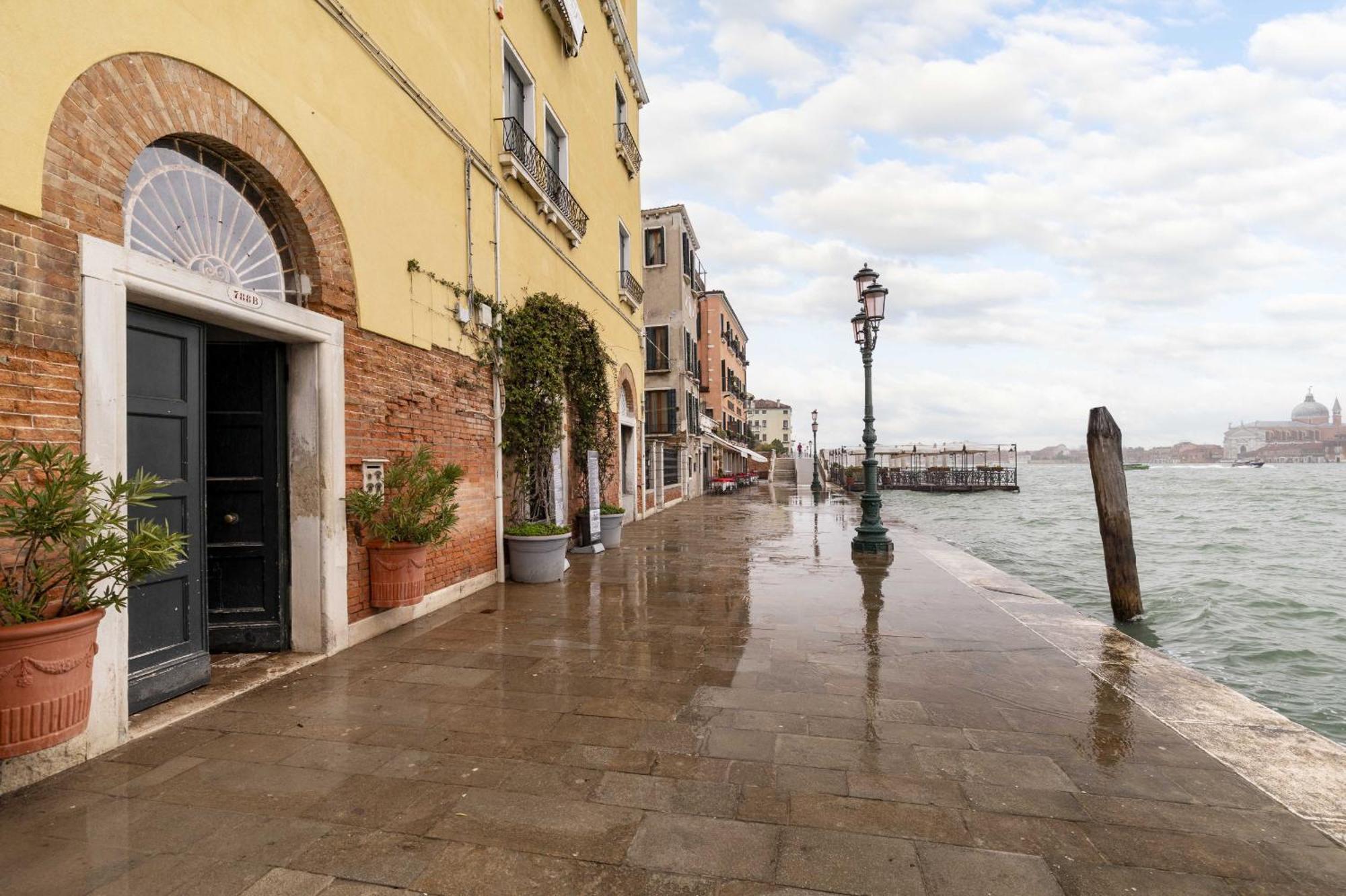 Accademia Sunshine With Terrace Venedig