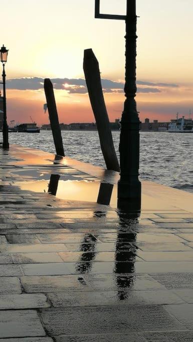 Orange Casanova - Fibre-optic Internet And Garden Apartment Venice