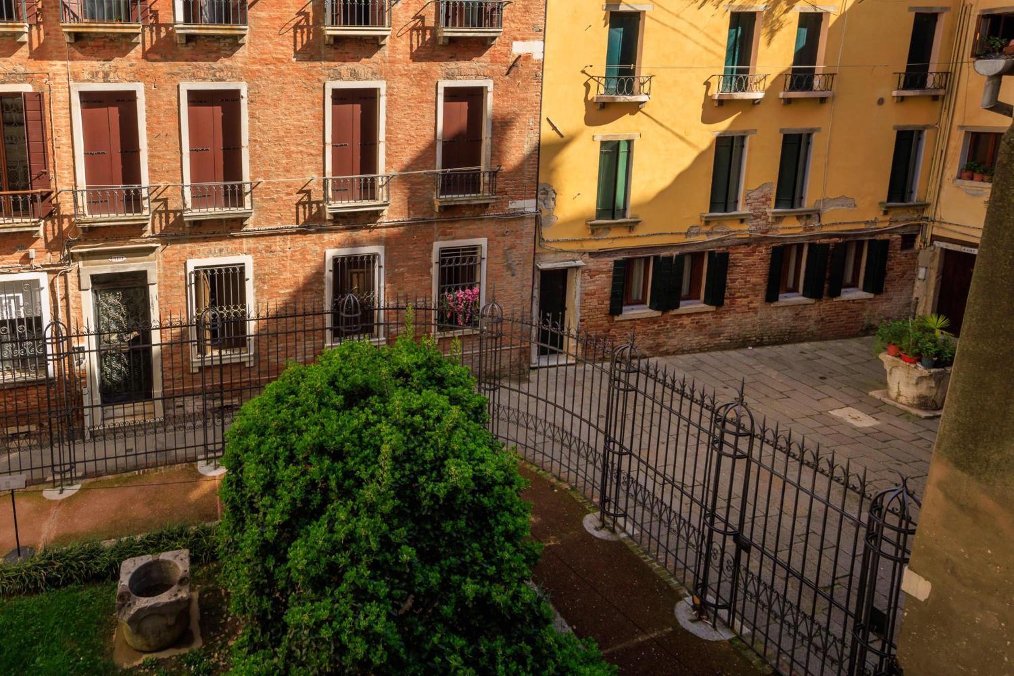 Residenza Scala Del Bovolo * Venetië