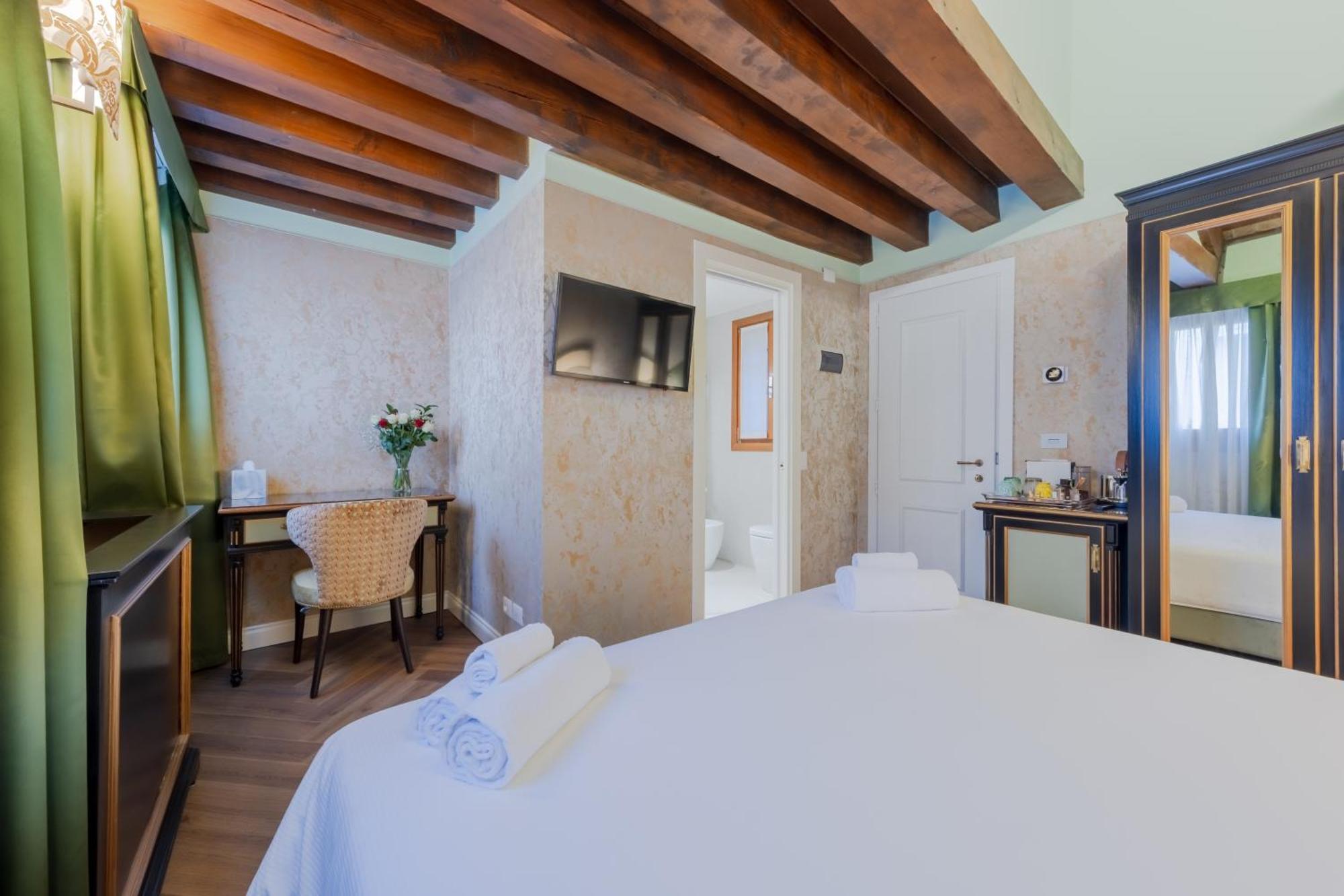 Relais Piazza San Marco 3*