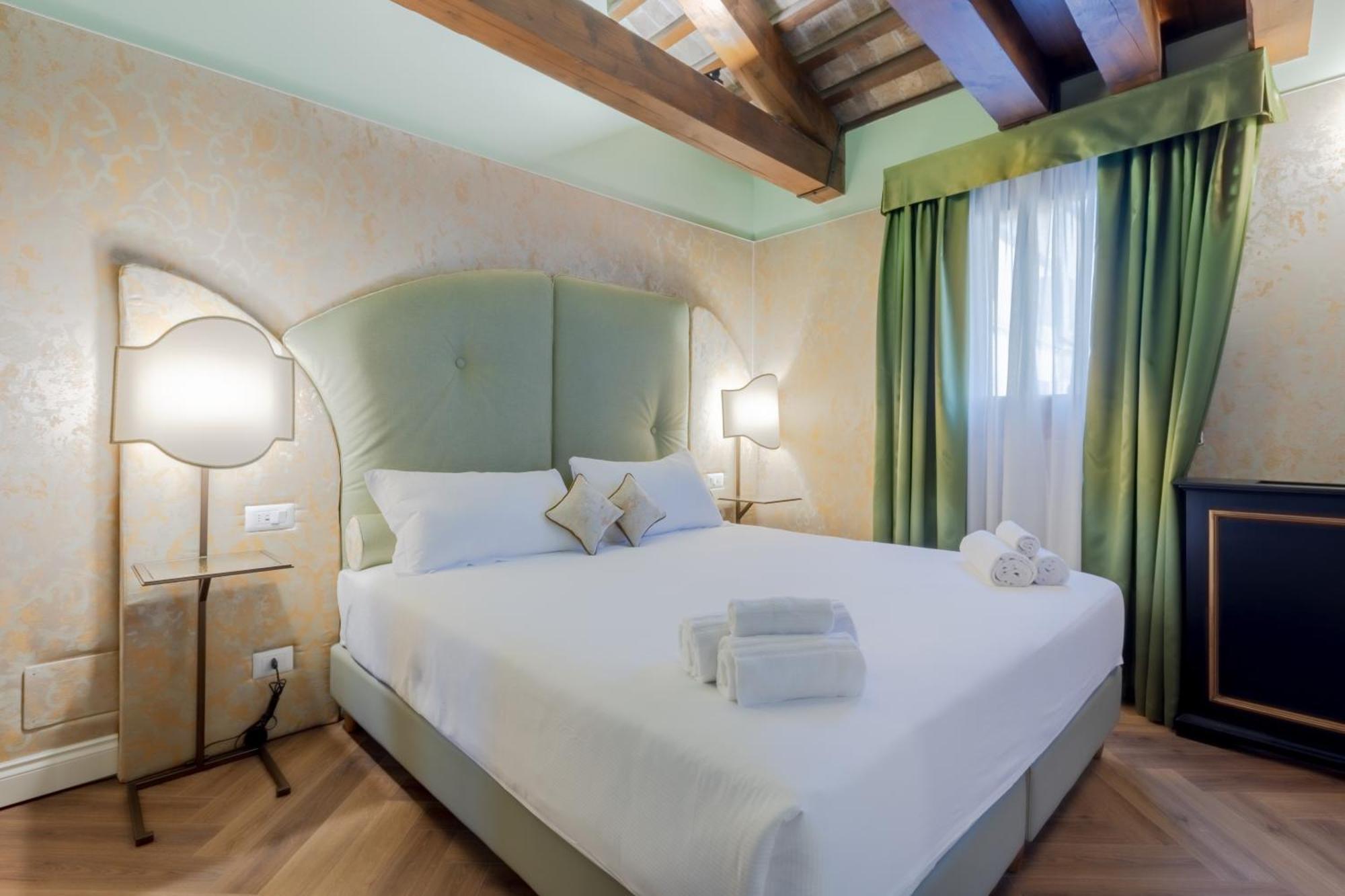 Relais Piazza San Marco 3*