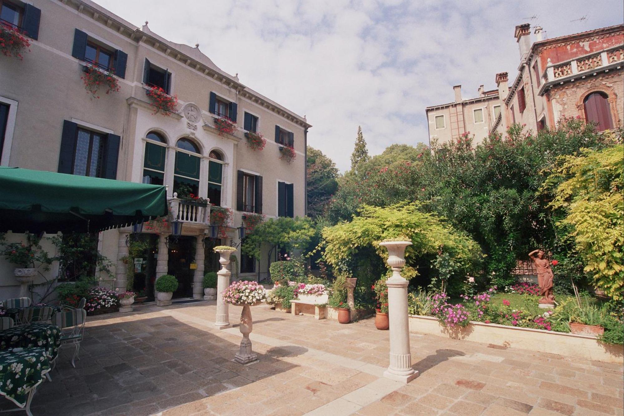 Hotel Accademia - Maravege
