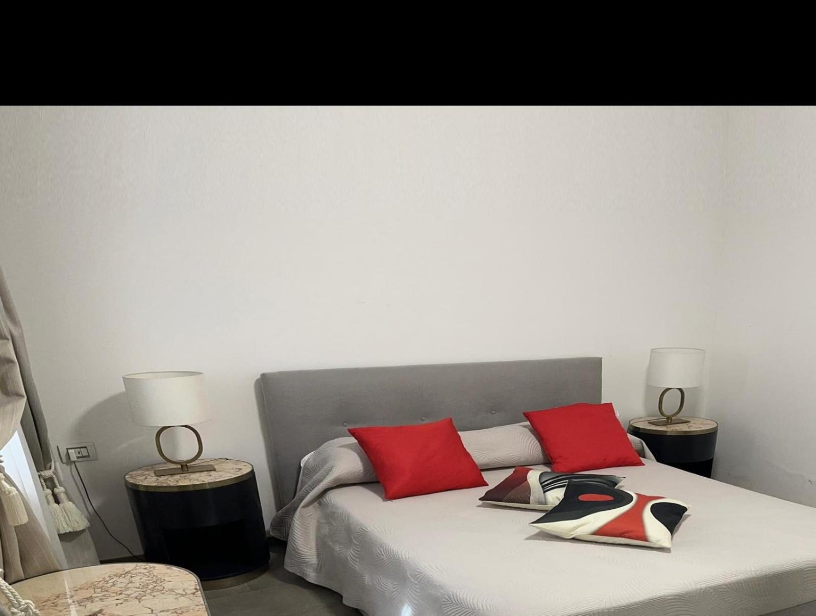With Private Courtyard Appartamento *