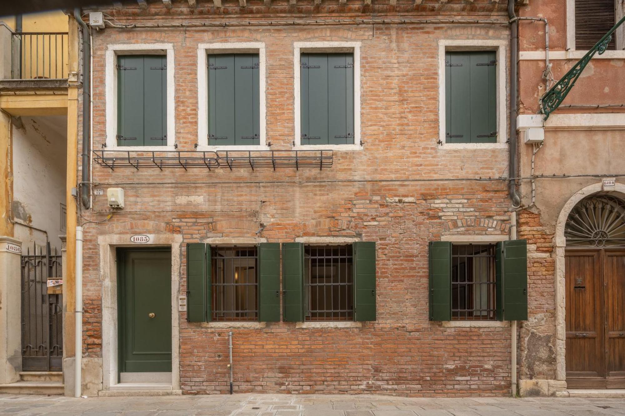 Apartment San Giacomo Dall'orio Garden R&r Venice