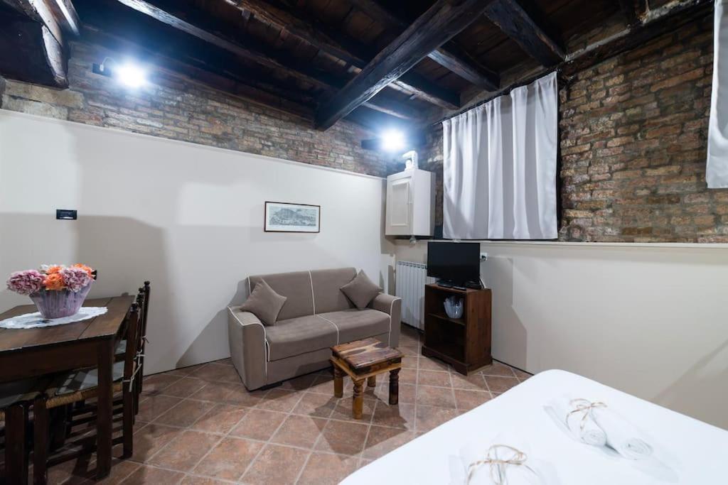 Charming Open-space Do Torri *