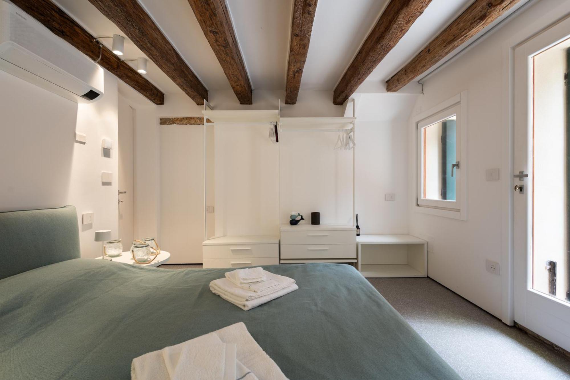Appartement Peggy's Retreat Luxbotiquehome ~ Wifi + Patio