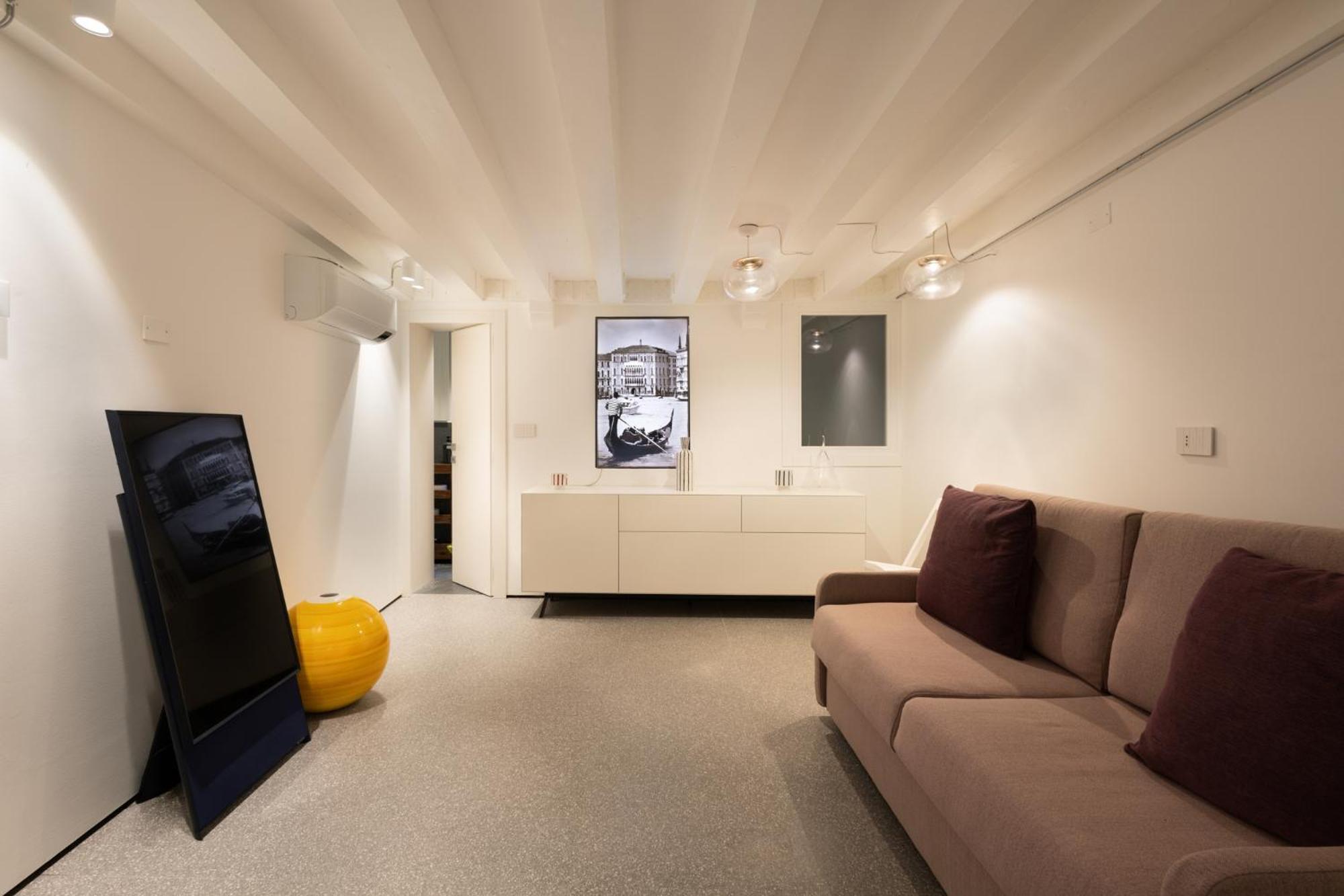 Peggy's Retreat Luxbotiquehome ~ Wifi + Patio Appartement