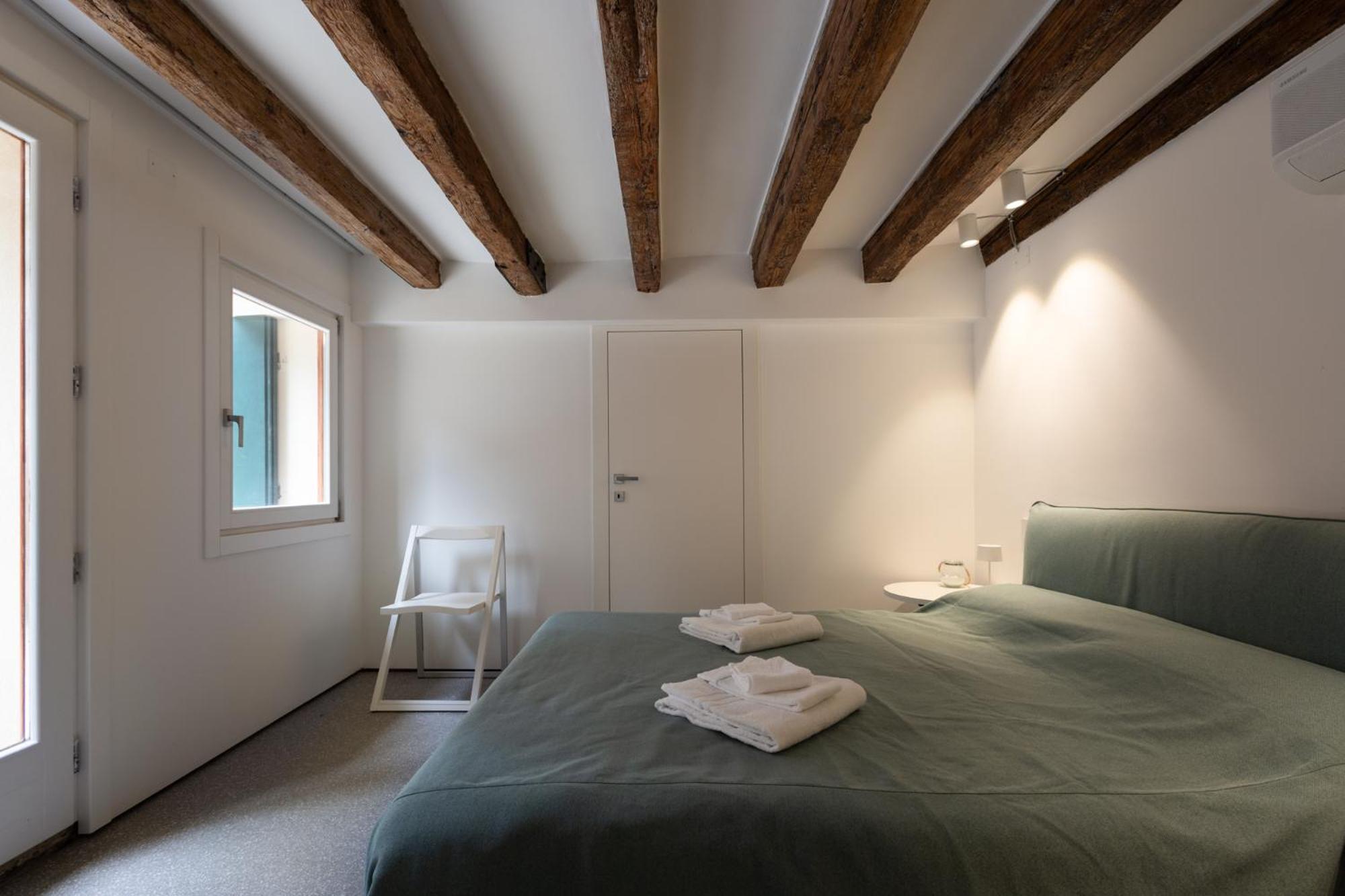 Peggy's Retreat Luxbotiquehome ~ Wifi + Patio Appartement Venise