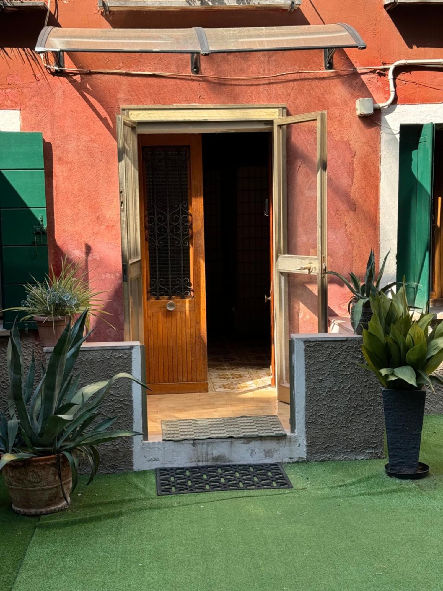 Artists' House 5 Stars
