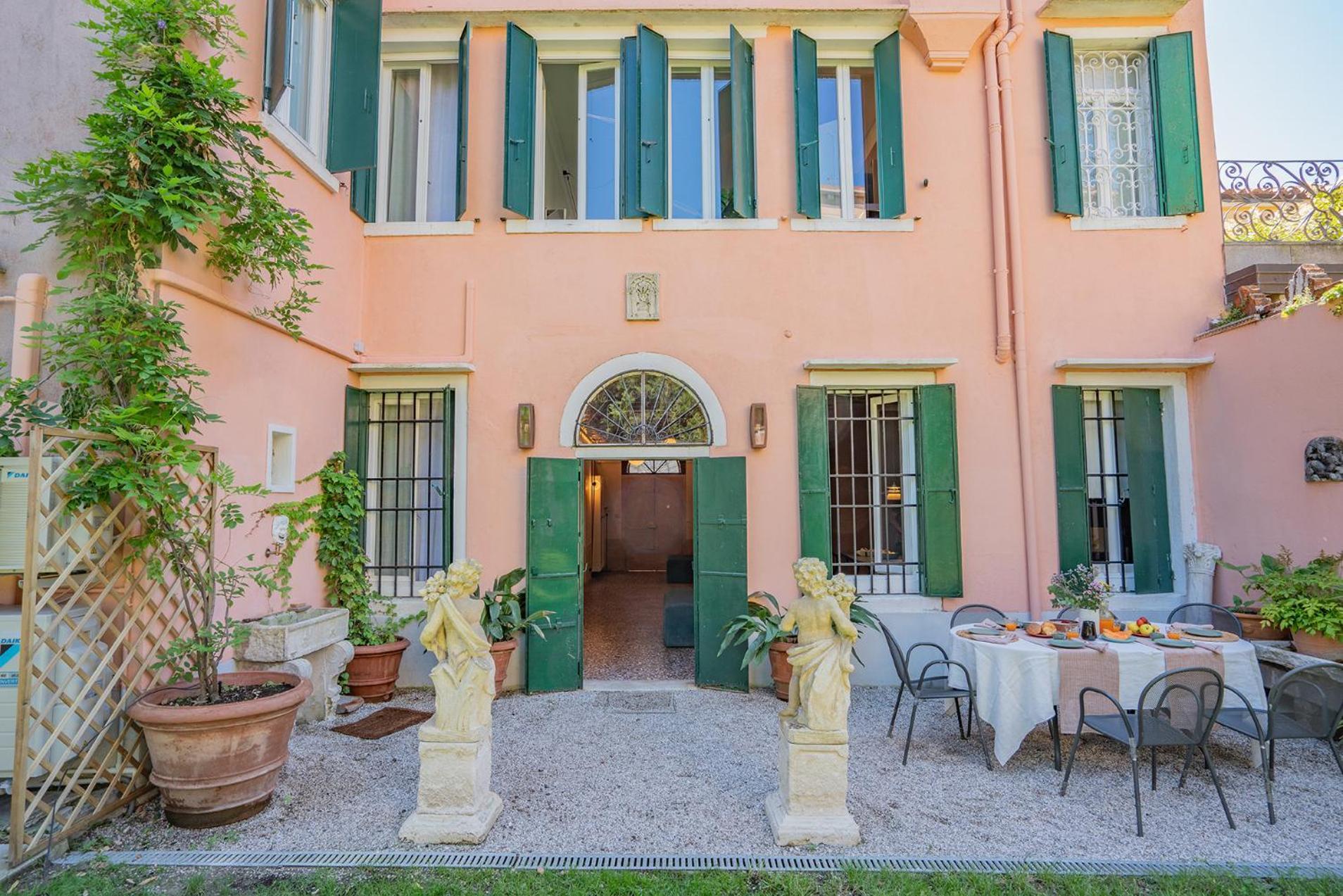 Casa Della Sensa 1 Garden & Canal View Venise