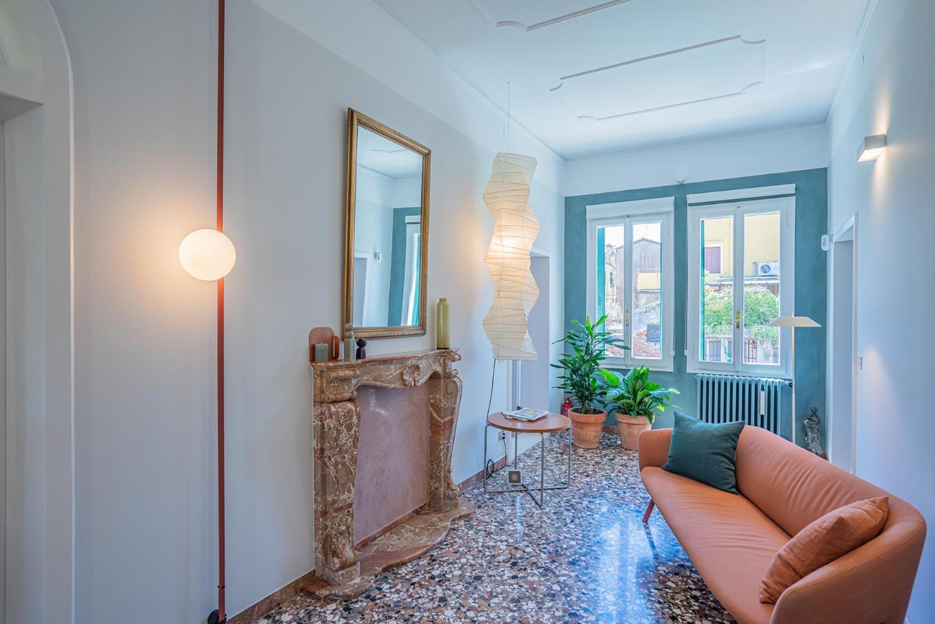 Appartement Casa Della Sensa 1 Garden & Canal View Venise