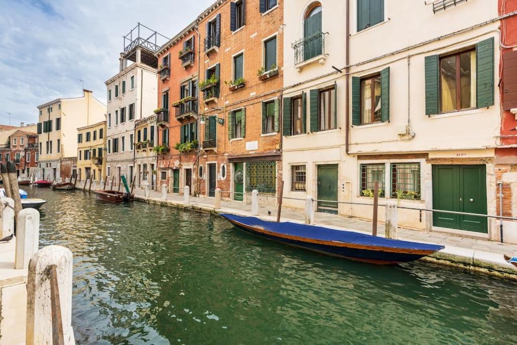 Borgo Canal View Appartement Venetië
