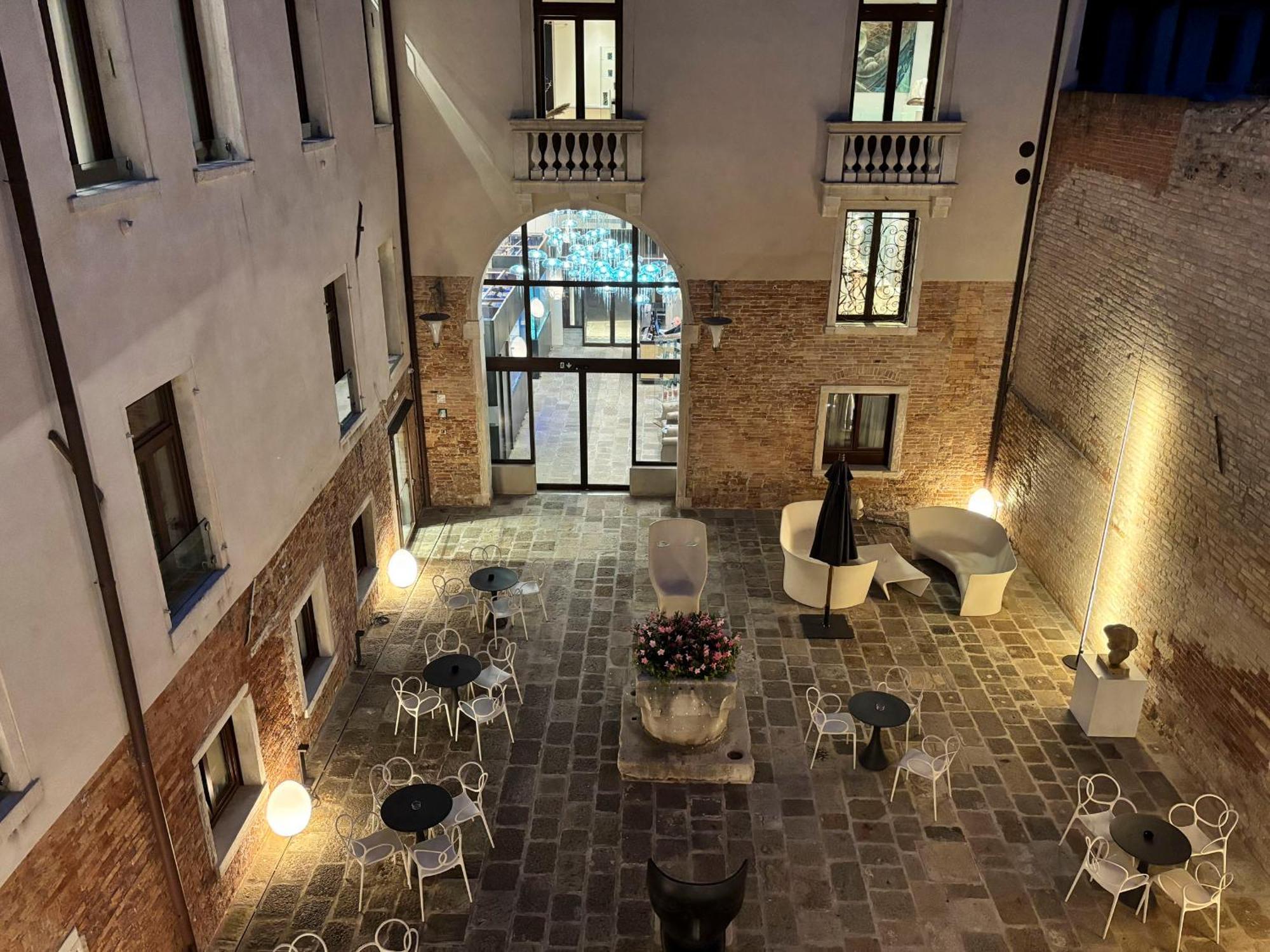 Aquarius - Ascend Collection Venedig