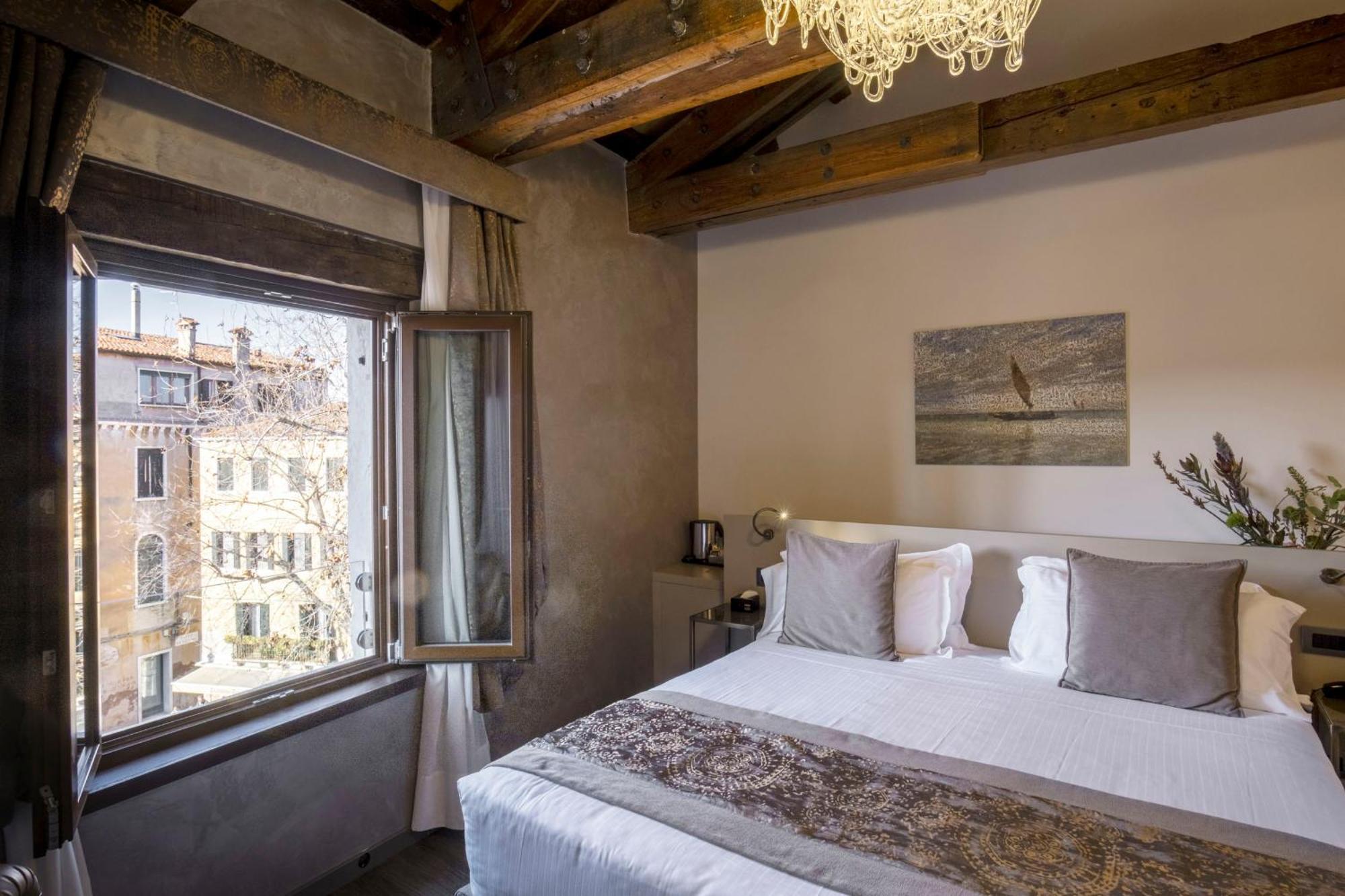 Aquarius - Ascend Collection Venedig
