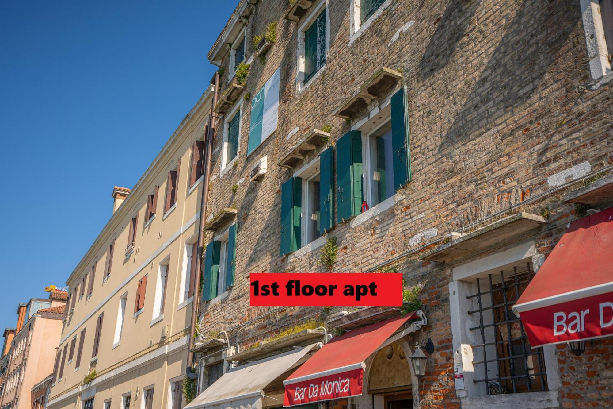 3 Windows On St Mark - Waterfront Apartment Venedig