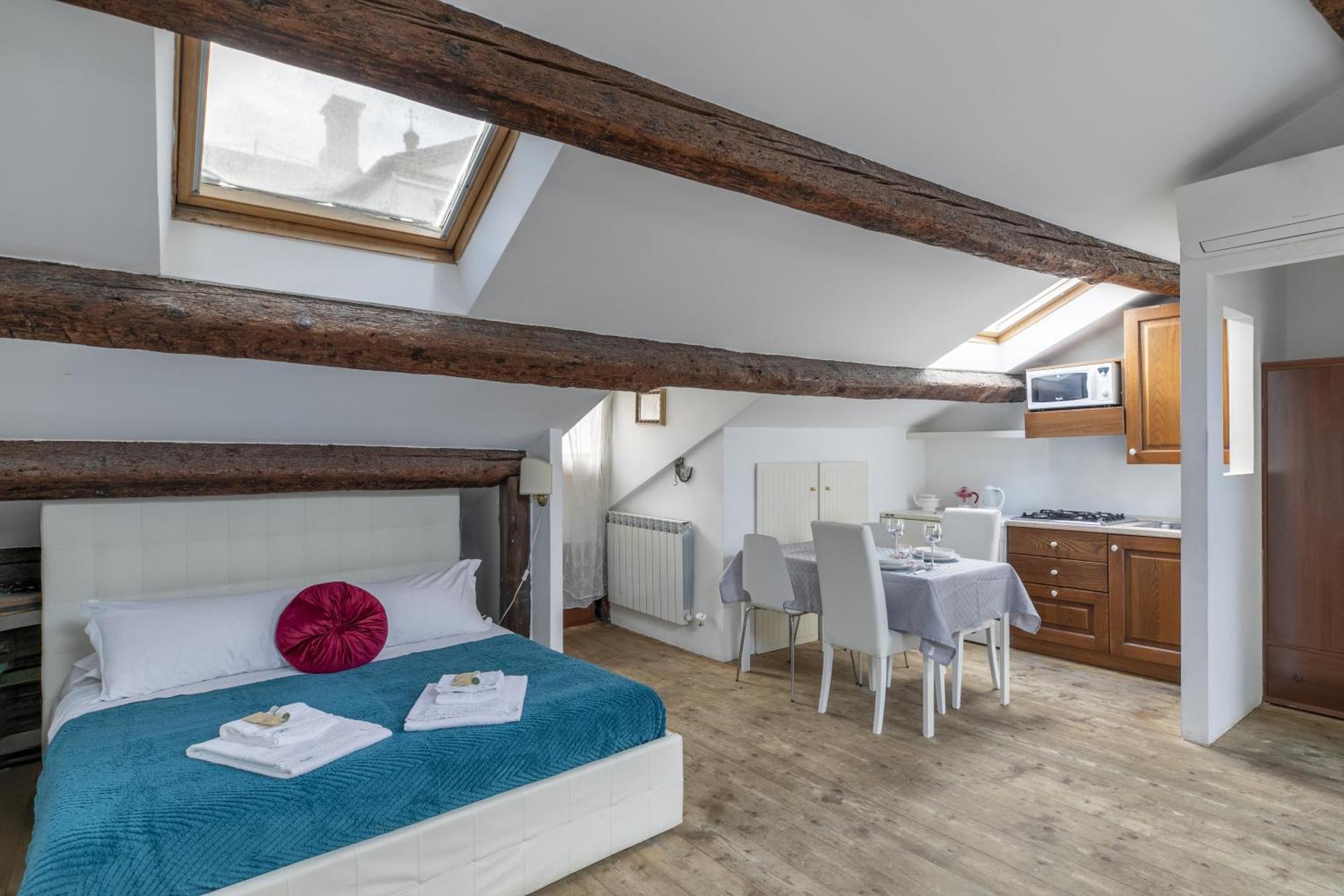 Appartamento Lovely Attic For 4 Person With Wifi - A/c *