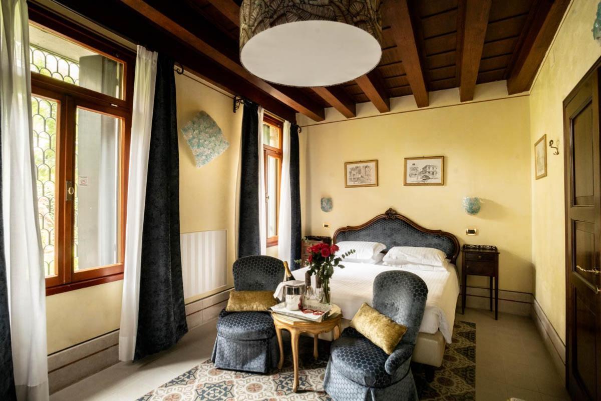 Accademia - Maravege 3* Venise