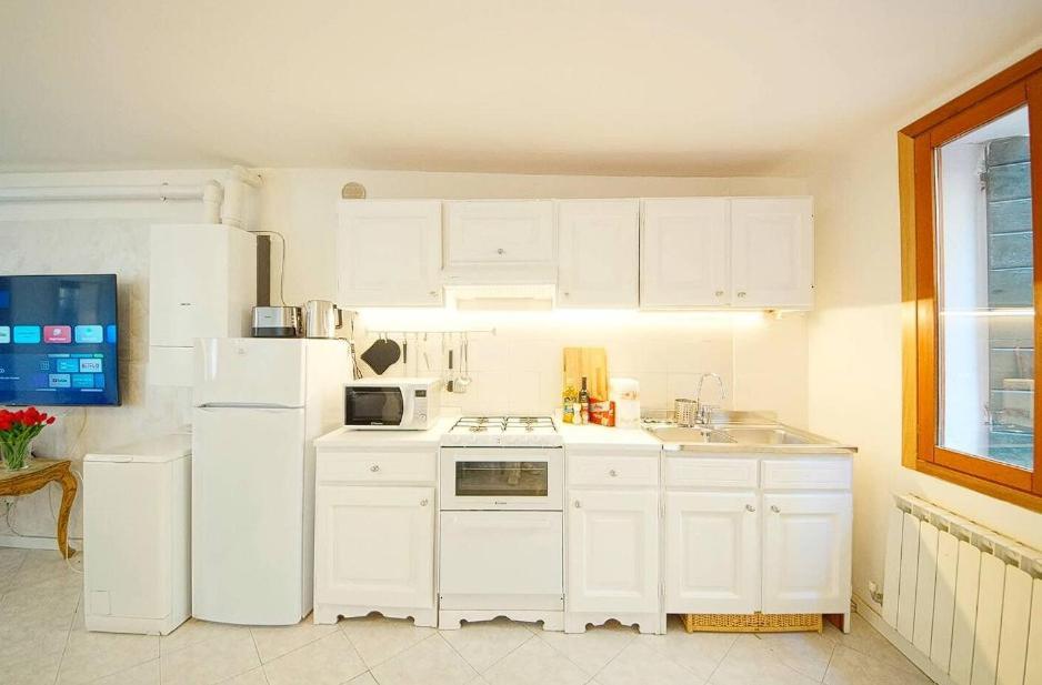 Appartement In ! On Whtsapp ! Check The Number From The Photos! Lovely