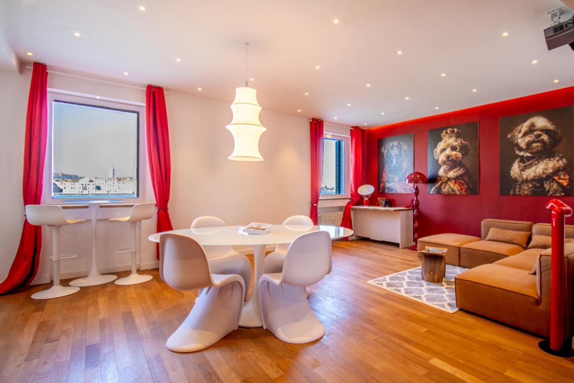 3 Windows On St Mark - Waterfront Apartment