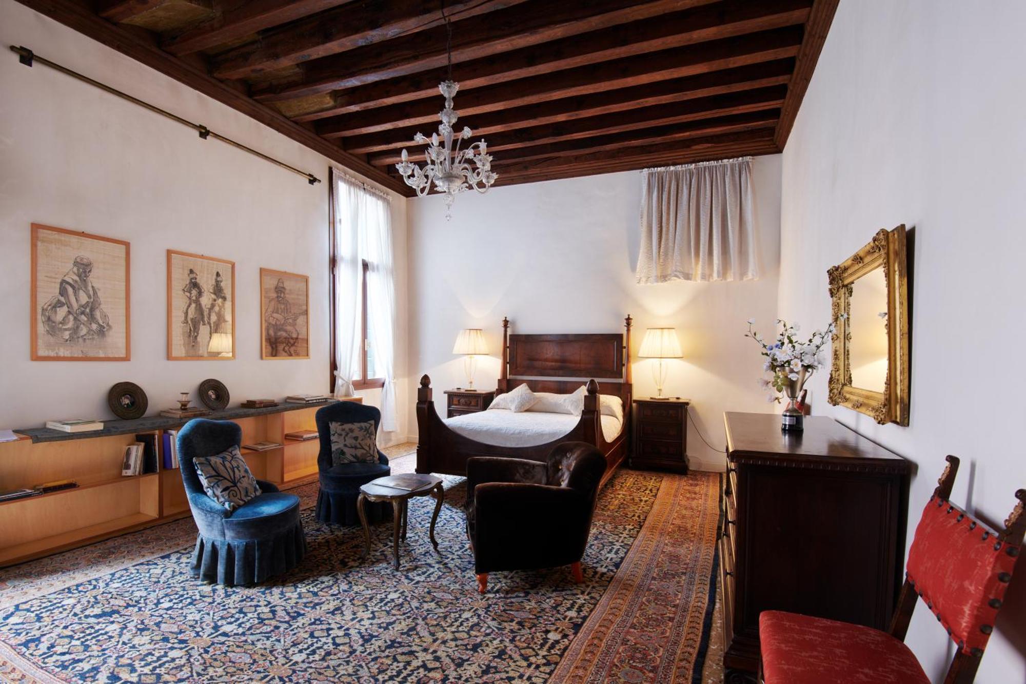 Palazzo Contarini Della Porta Di Ferro Venice
