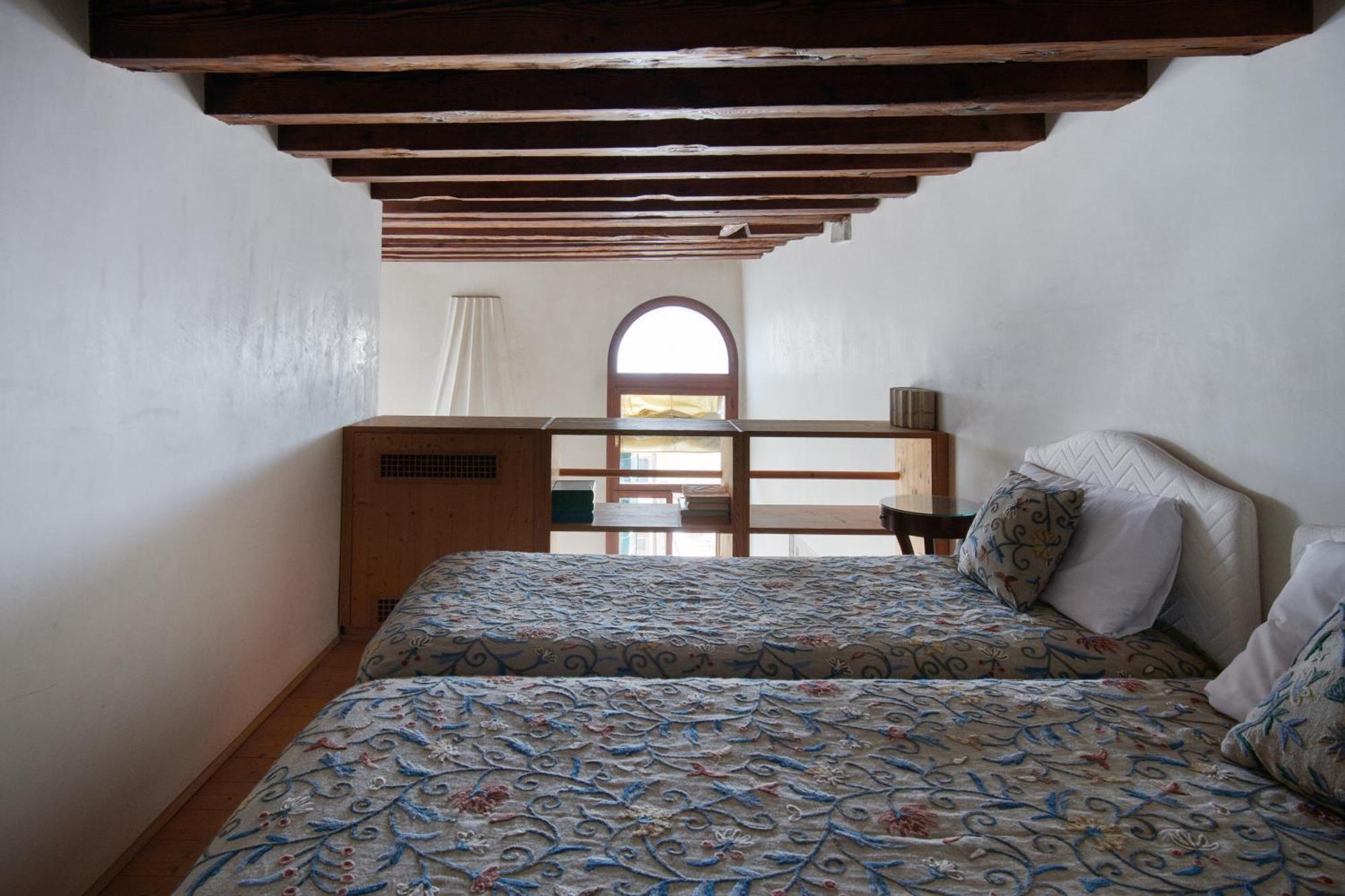 Palazzo Contarini Della Porta Di Ferro Aparthotel