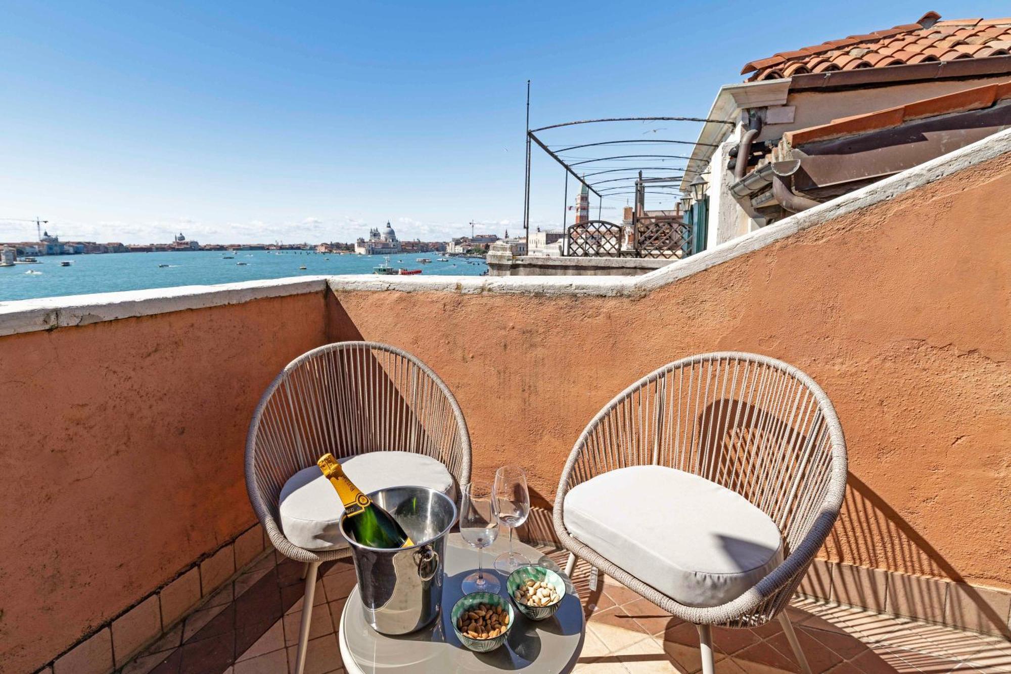 San Giorgio View With Terrace R&r Appartement