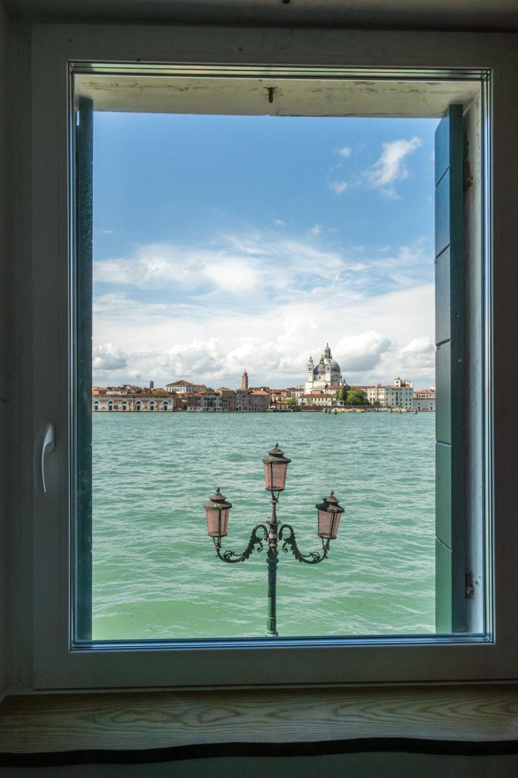 3 Windows On St Mark - Waterfront Apartment Venedig