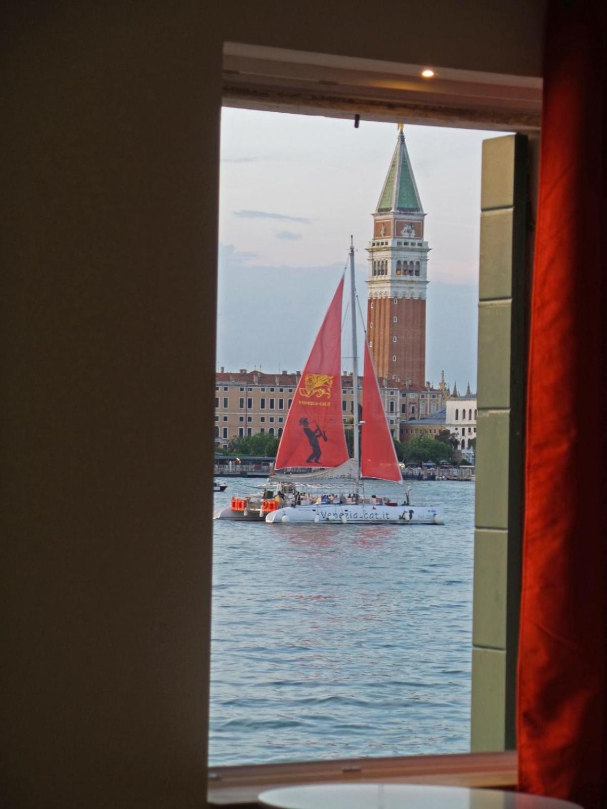 3 Windows On St Mark - Waterfront Apartment * Venedig
