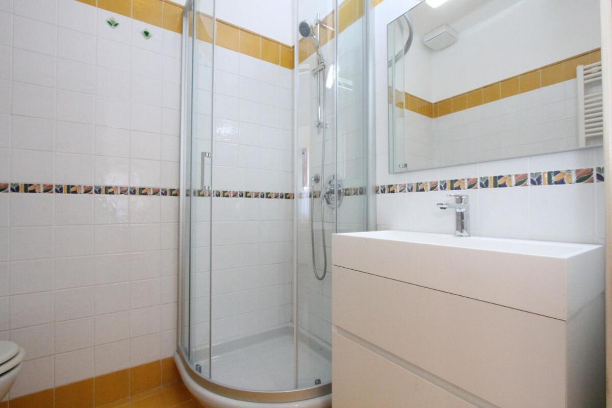 Apartment Splendid 250m From St Marks Square